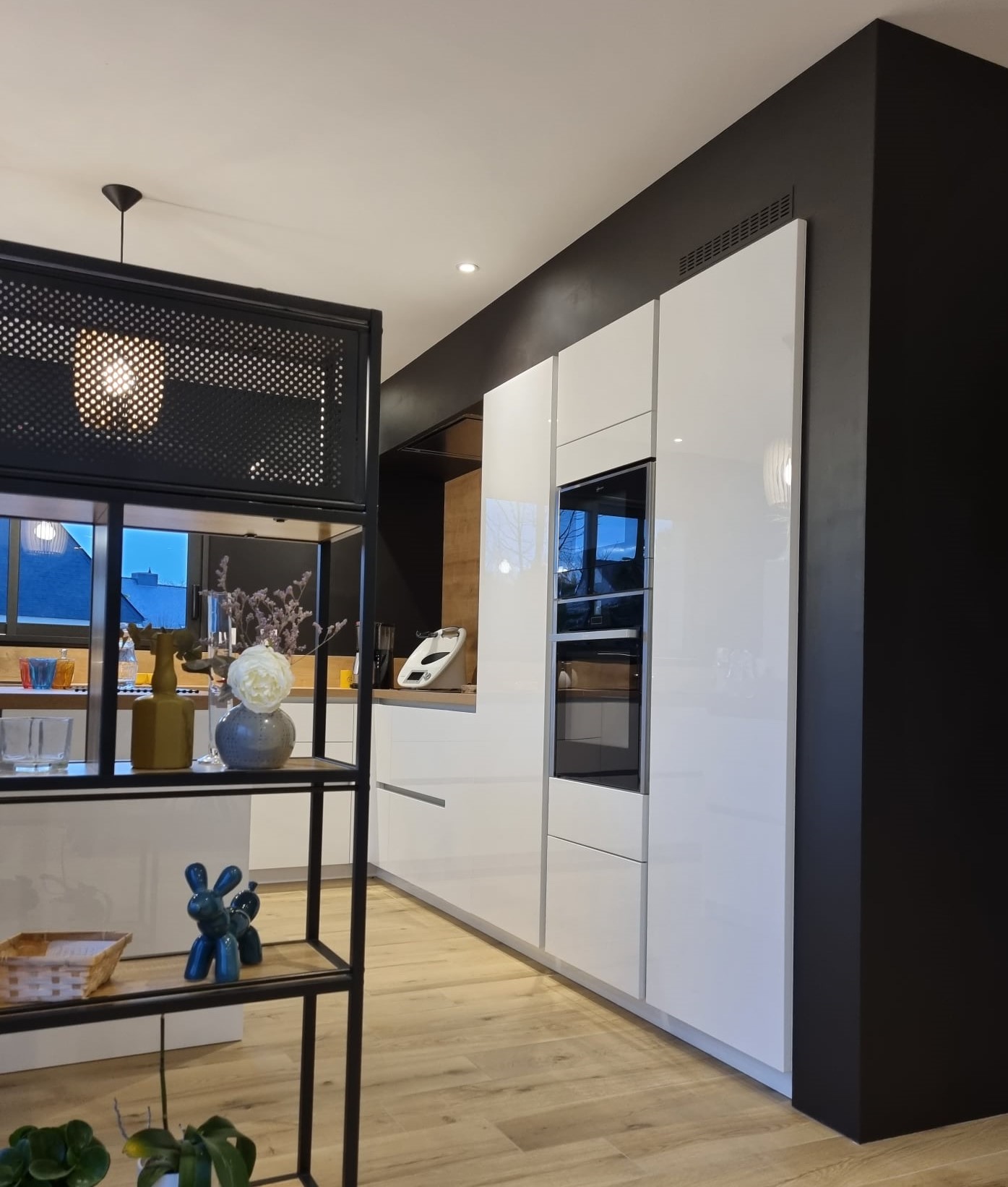 Cuisine noire et blanche