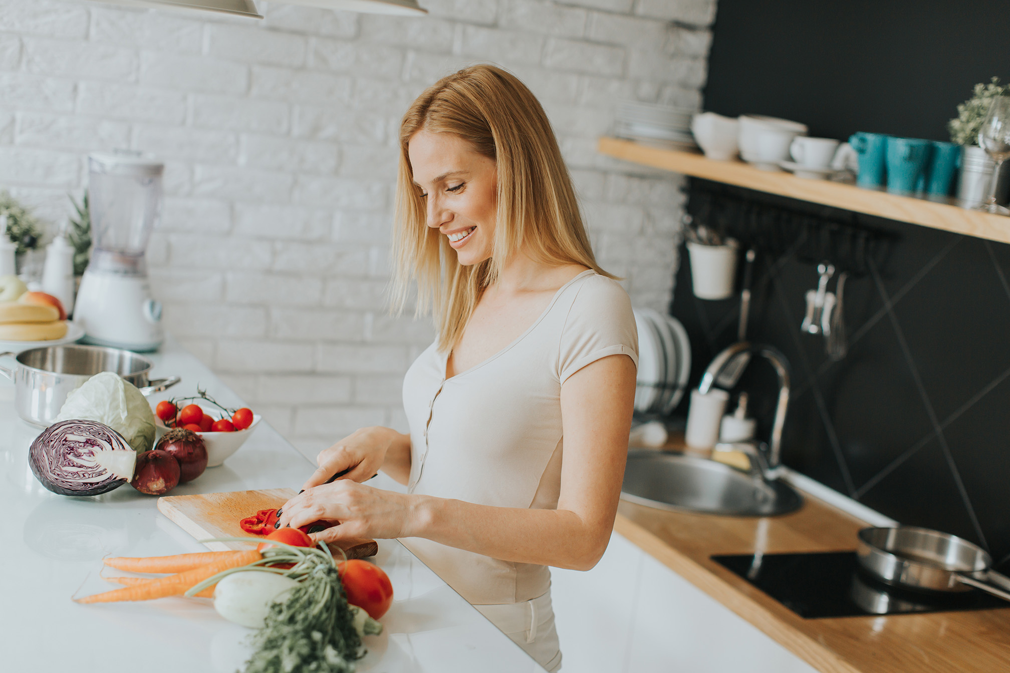 Calculer la bonne hauteur de votre plan de travail dans votre cuisine par rapport à votre coude