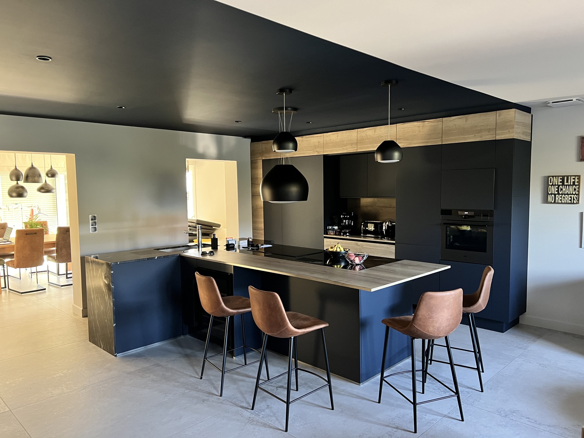 Cuisine noire et bois