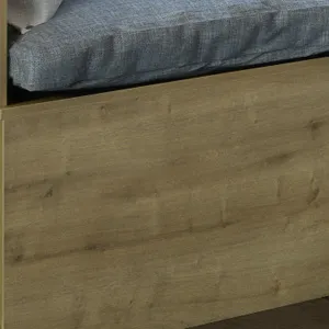 Panneau sur mesure dans les tons bois assorti aux couleurs de la cuisine 