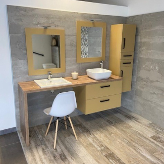 Salle de bain bois et jaune