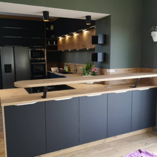 Cuisine noire et bois