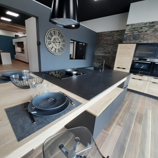 Cuisine noire et bois