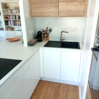 Cuisine blanche et bois