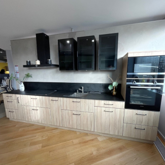Cuisine linéaire en bois