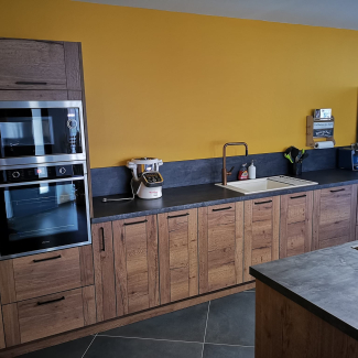 Cuisine linéaire en bois