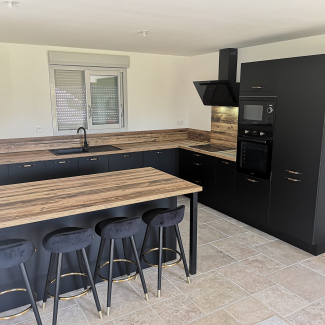 Cuisine noire et bois