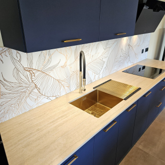 Crédence cuisine bleu et bois