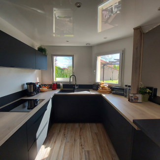 Cuisine noire et bois