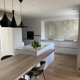 Cuisine blanche et bois