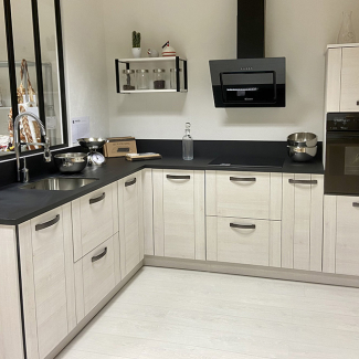 Cuisine en bois blanc