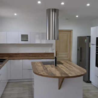 Cuisine blanche et bois