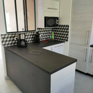 cuisine noire et blanche