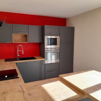 Cuisine rouge et grise