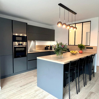 Cuisine gris et bois