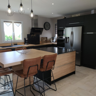 Cuisine noire et bois