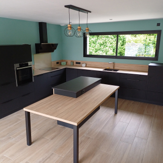 Cuisine noire et bois