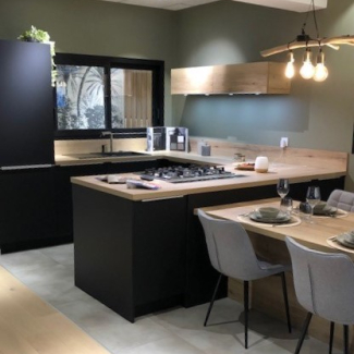 Cuisine noire et bois