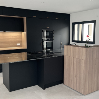 Cuisine noire et bois