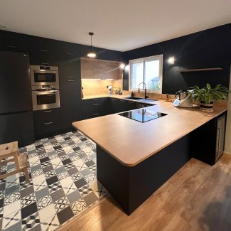 Cuisine noire et bois