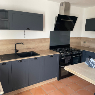 Cuisine grise et bois