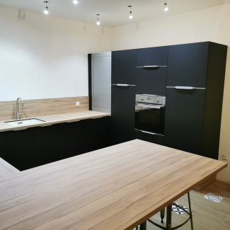 Cuisine noire et bois