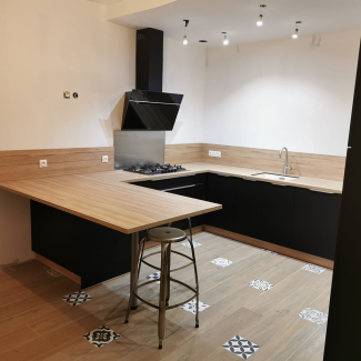 Cuisine noire et bois en u