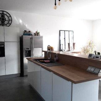 Cuisine blanche et bois