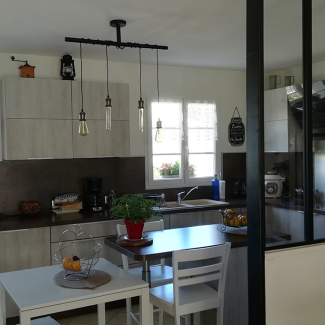cuisine béton et décor bois