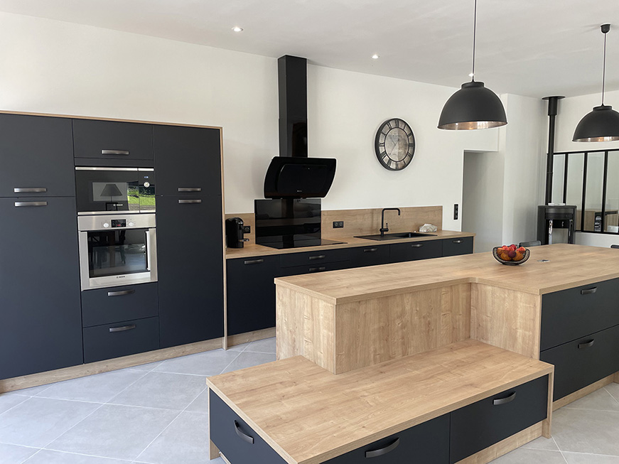 Cuisine noire et bois